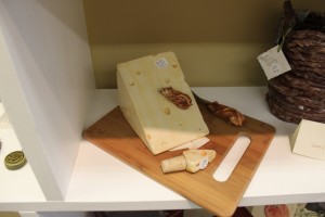Ceramic Cheese and Mouse